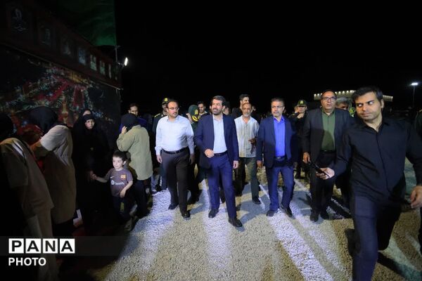 حضور استاندار همدان در کنار خادمان اباعبدالله الحسین (ع)