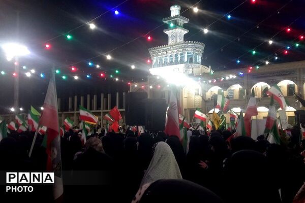 جشن باشکوه ولادت امام رضا(ع) در حرم مطهر برادرشان، حضرت جعفر بن موسی‌الکاظم (ع)