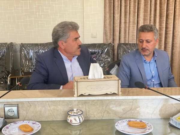 جلسه گرامیداشت مقام معلم در آموزش و پرورش مه ولات