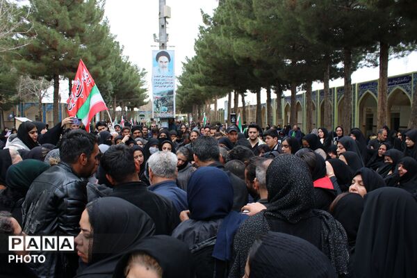 وداع با پیکر مطهر شهید فرشاد بنام در گلزار شهدا نیشابور 
