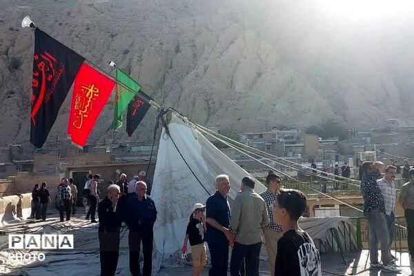 آیین سنتی برپایی خیمه عاشورایی در زرقان