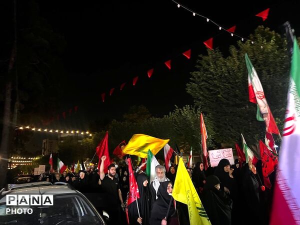 حضور باشکوه مردم کرج در صد وبیست و سومین  شب از تجمعات مردمی