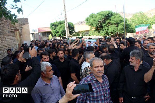 خاکسپاری دو شهید جنگ سوم در گلزار شهدای روستای فردو