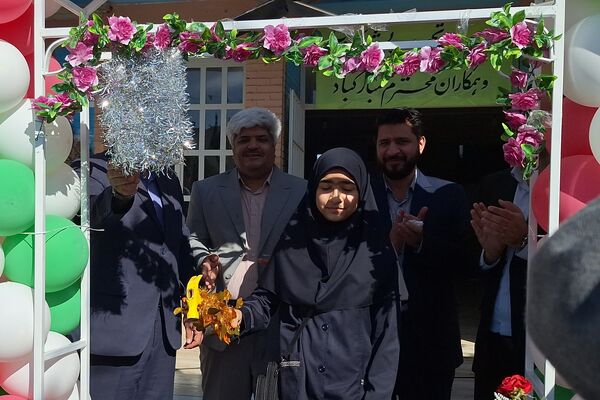 آیین نواختن زنگ مدرسه با شروع سال تحصیلی جدید 