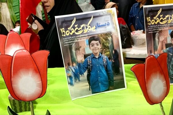 چراغ‌های پلدختر ۹۴ شب است که به عشق رهبری روشن می‌ماند