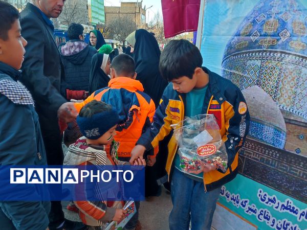 قاب پانا میزبان ساعات اولیه جشن بزرگ خیابانی در نیشابور 
