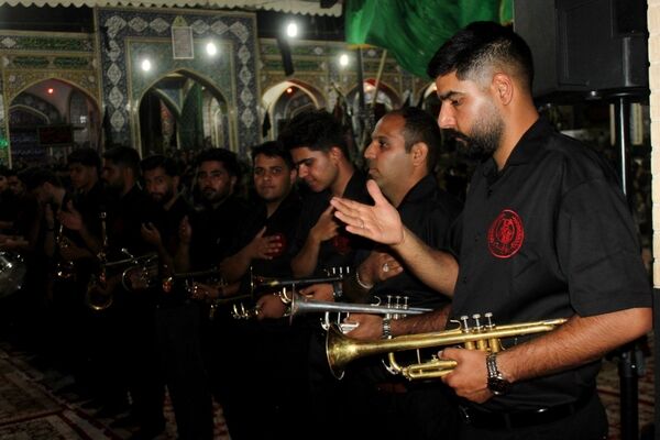 حماسه نوا و نینوا؛ عزاداری گروه موزیک هیئت علی‌اصغر(ع) در چنارالله