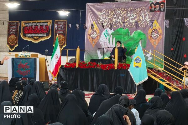 حضور مادران و نوزادان شش ماهه در همایش شیرخوارگان حسینی
