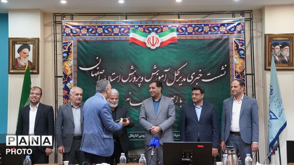 نشست خبری مدیرکل آموزش‌وپرورش استان با اصحاب رسانه 