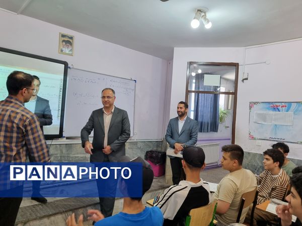 تقدیر از معلمان دبیرستان نمونه دولتی پژوهش آشخانه