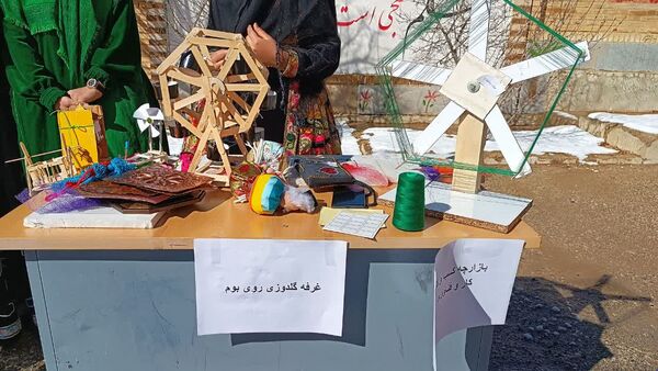 بازارچه کسب و کار دانش‌آموزی مدرسه الزهرا شهرستان مارگون