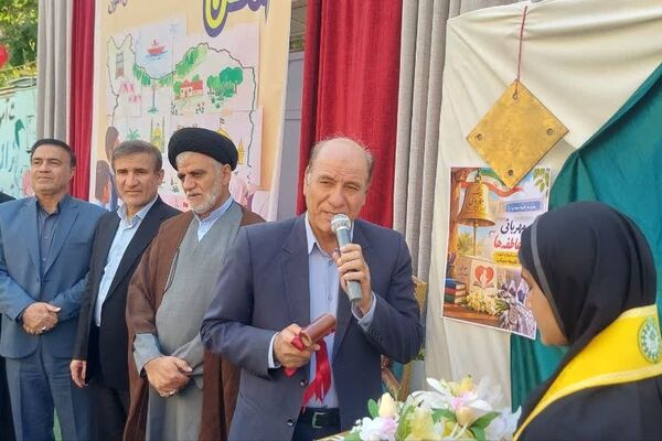 جشن  عاطفه‌ها؛ تمرینی برای مسئولیت‌پذیری عاطفی و اجتماعی دانش‌آموزان
