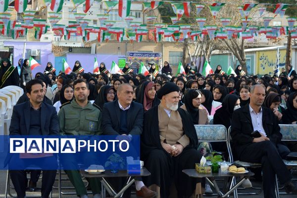 طنین زنگ انقلاب در بهارستان‌دو 