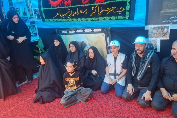 برپایی موکب امام حسین (ع) در منطقه پردیس با مشارکت پیشتازان سازمان دانش آموزی 