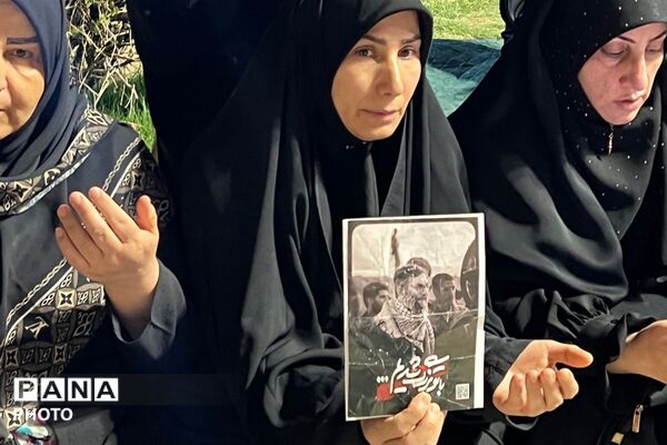 تجمعات شبانه مردم؛ تجدید عهد با آرمان‌های رهبر شهید و لبیک به رهبر