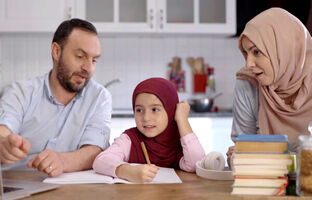 واکاوی ریشه‌های روانی و رسانه‌ای تبِ شهرت و هراس از زیستِ معمولی