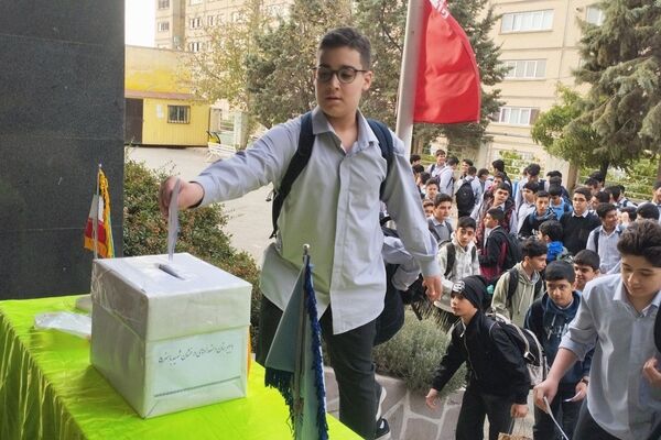 جشن عاطفه‌ها در مدرسه شهید باهنر۵ نظرآباد