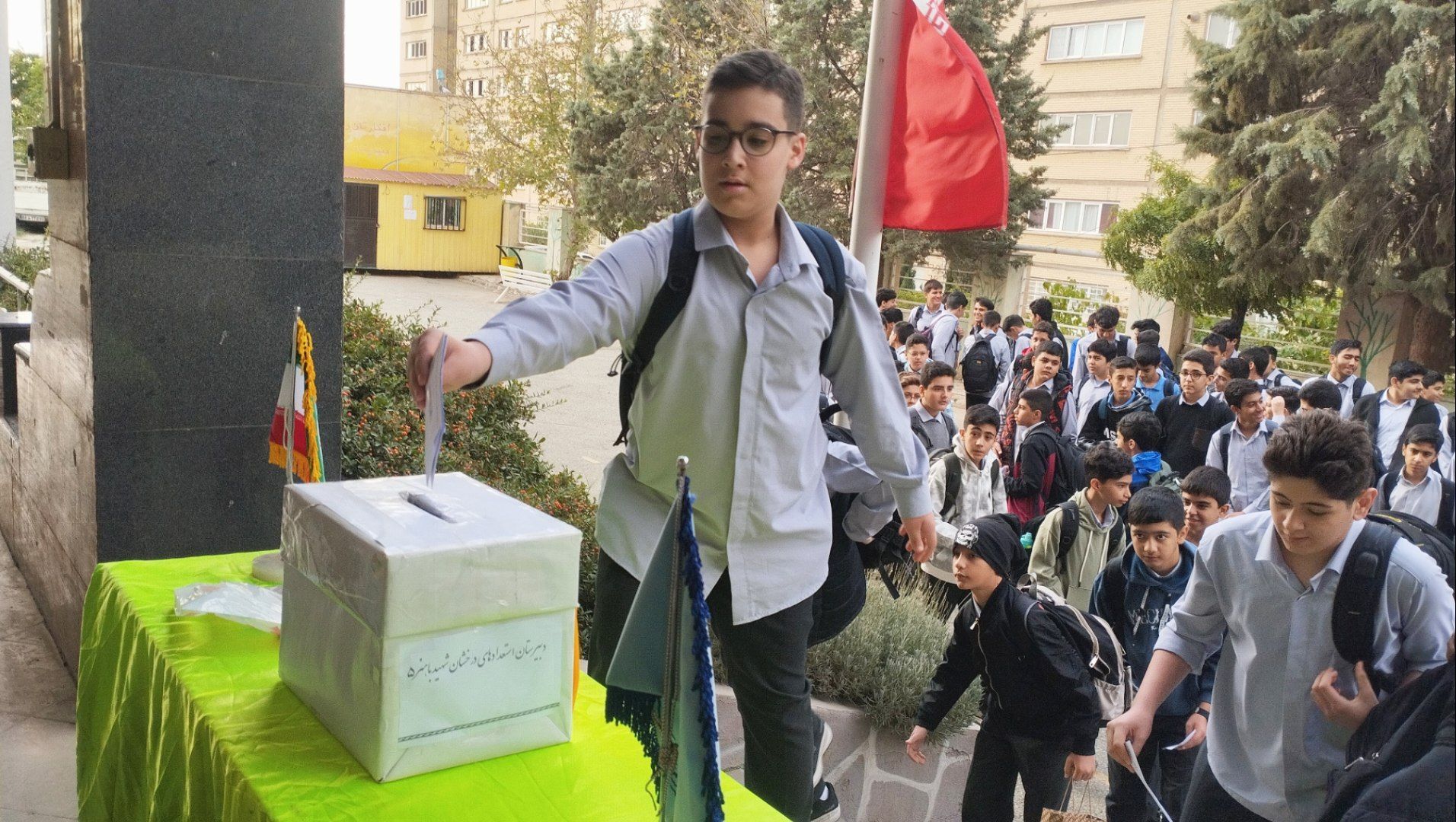 جشن عاطفه‌ها در مدرسه شهید باهنر۵ نظرآباد