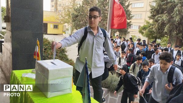جشن عاطفه‌ها در مدرسه شهید باهنر۵ نظرآباد