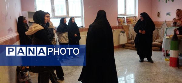 تعهد و تلاش دانش‌آموزان مدرسه انقلاب کوهدشت در فعالیت‌های مدرسه