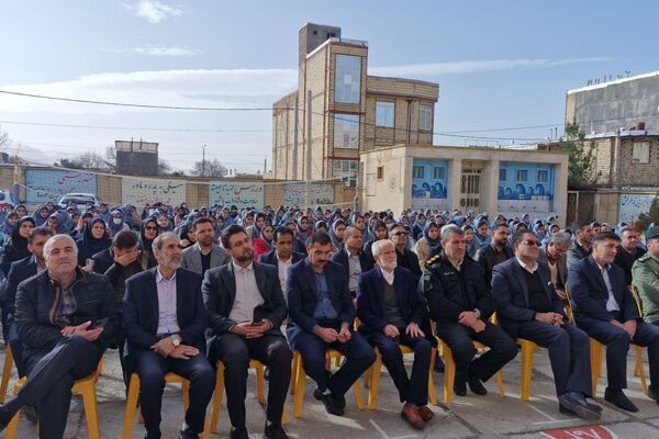 جشن سالگرد پیروزی انقلاب اسلامی در مدارس شهرستان صحنه