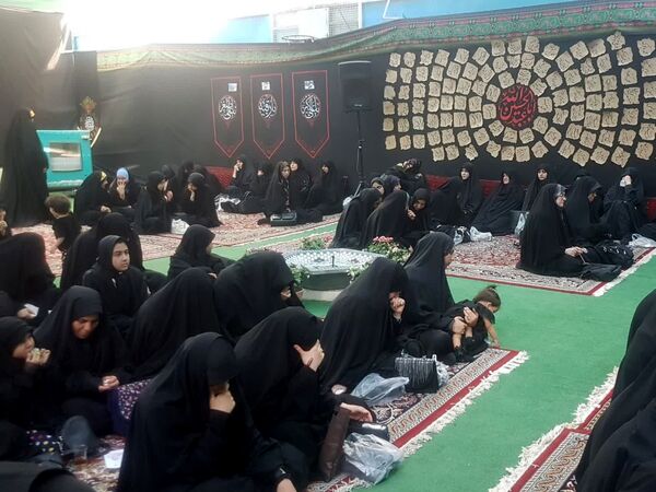 مراسم عزاداری سیدالشهدا دردبیرستان دخترانه امام حسین (ع)