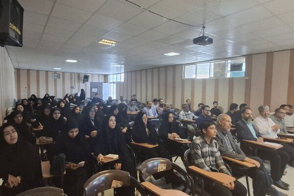 نشست مربیان و معاونان پرورشی فریمان با محوریت قرآن و عترت 