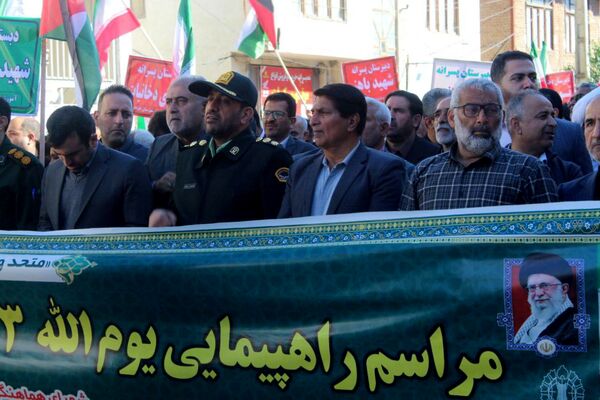 راهپیمایی روز دانش‌آموز در گلوگاه 