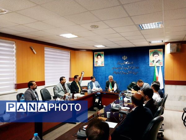 جلسه اعضای شورا و مدیران کانون‌های بسیج فرهنگیان قطب شهیدمدرس