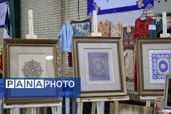 نمایشگاه دست‌سازه‌های هنرجویان هنرستان و کاردانش