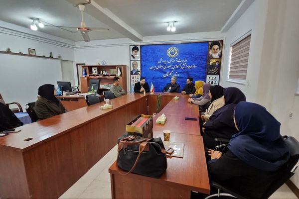 نشست صمیمی رحمت الله رضایی با اعضای سازمان دانش‌آموزی استان گلستان