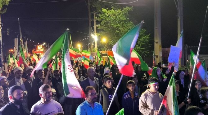 قیام خستگی ناپذیر مردم زرقان به عشق ایران