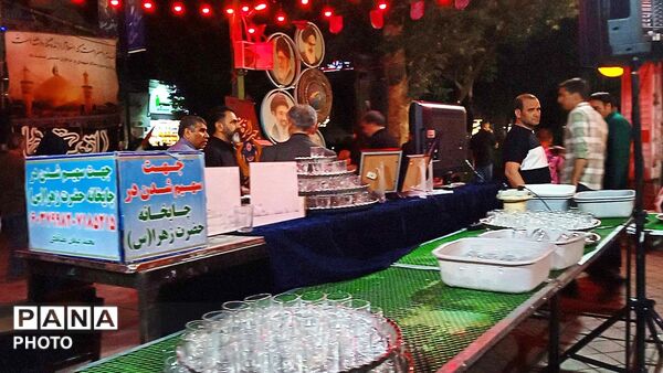 از جود چای در سوگ رهبر؛خدمت در حسینیه امام خمینی (ره)