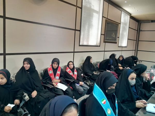 هم‌اندیشی فرماندار تفت با دانش‌آموزان 