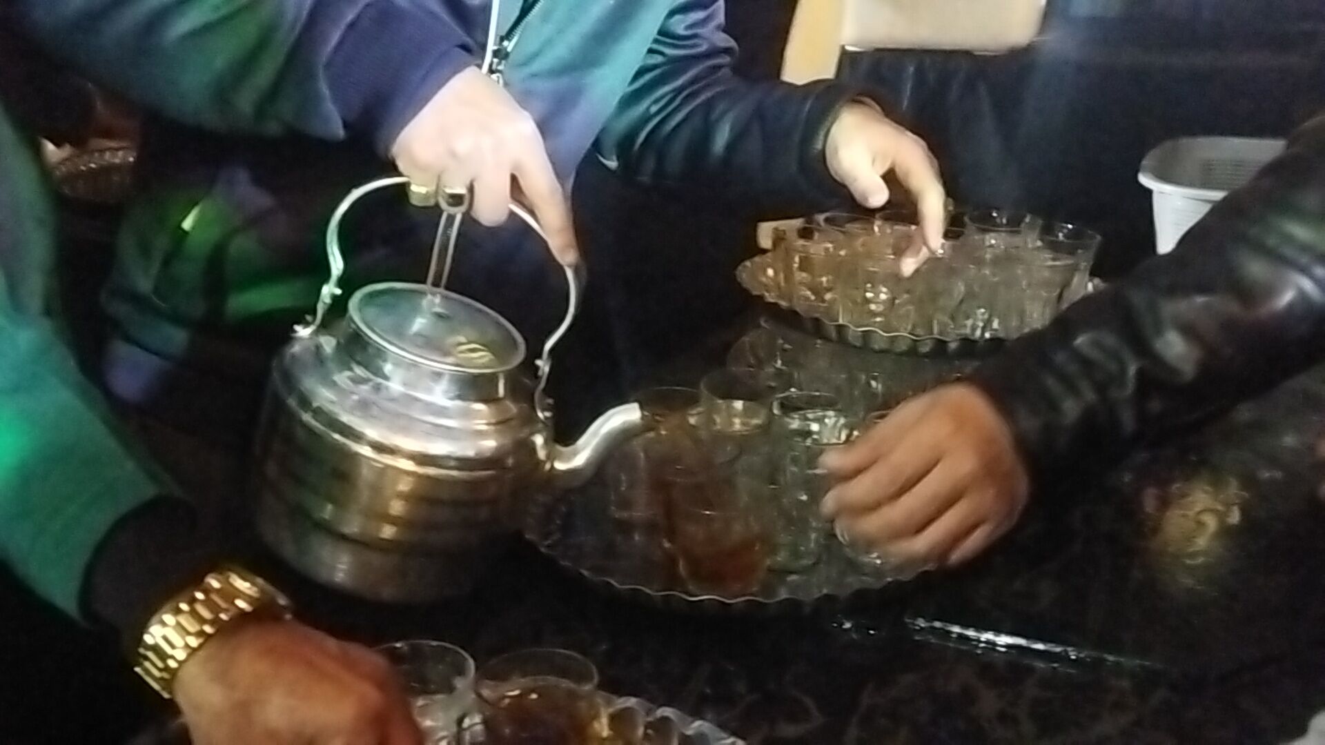 گذری بر چایخانه حضرت زهرا (س) در سومین شب سال ۱۴۰۵