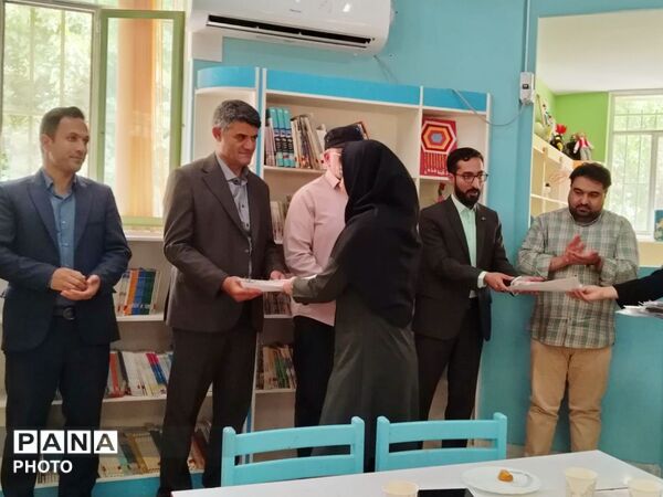 گرامیداشت روز معلم در لردگان؛ تجلیل از چراغ‌داران راه آینده