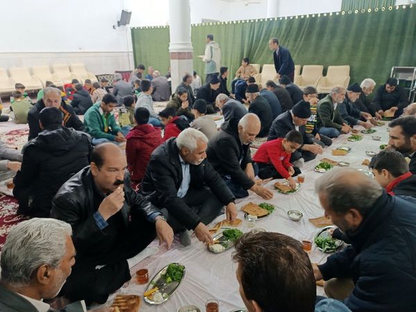 سفره های افطار ساده در کاشمر