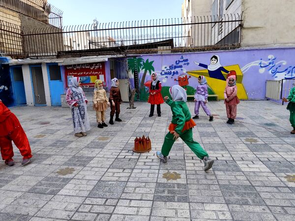 برگزاری جشن چهارشنبه سوری ایمن  در دبستان سارا شهرستان ملارد 