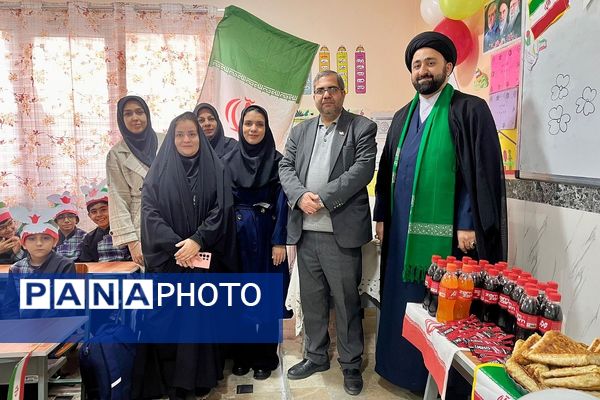 جشن انقلاب در ناحیه دو شهرری با حضور معاون پرورشی و فرهنگی شهرستانهای استان تهران 