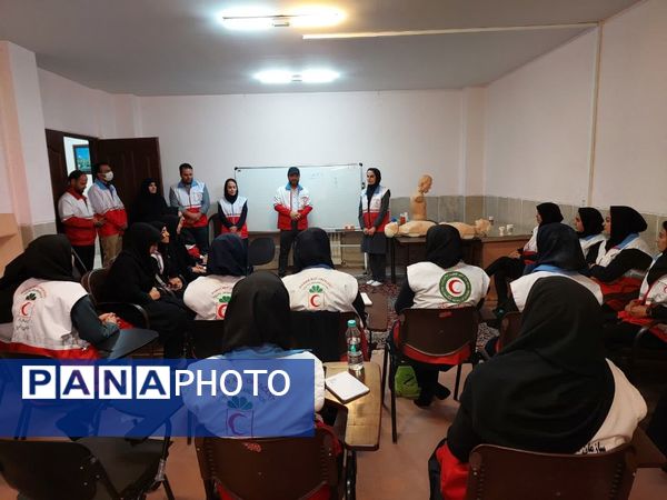 طرح همسان‌سازی آموزش مربیان دادرس شعب جمعیت هلال احمر استان در مرکز آموزش‌های تخصصی اصفهان