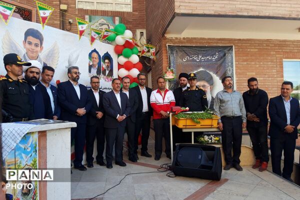 دبیرستان شاهد غدیر ۱ میزبان مسئولین شهرستان قدس در روز اول مهر