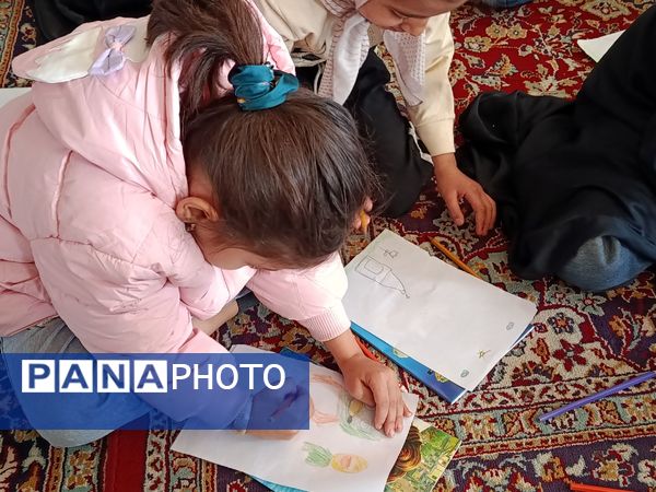 برپایی غرفه کودک در نمازجمعه شهرستان کاشمر 