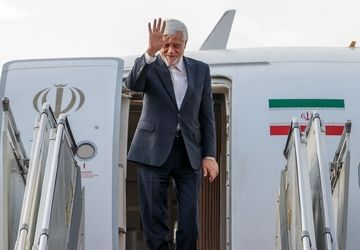 عارف به ترکمنستان سفر می‌کند