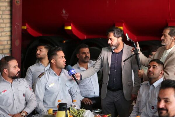 مراسم تجلیل از آتش نشانان فداکار شهر کهریزک و آیین رونمایی از خودروهای لجستیک و عملیاتی سازمان آتش نشانی و خدمات ایمنی شهرداری کهریزک