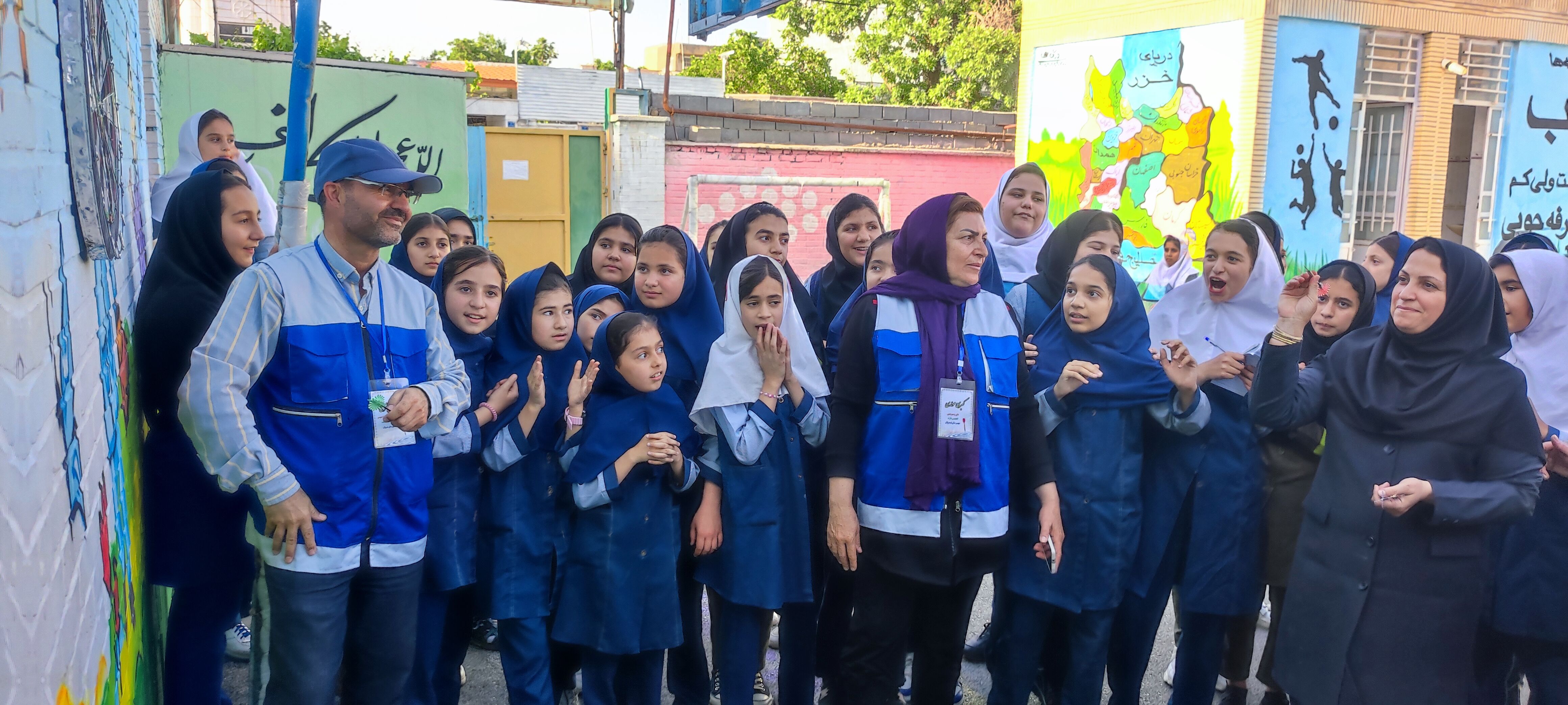 برگزاری مسابقات دارت در مدرسه شهید احمد خاقانی شیروان