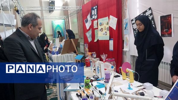 نواختن زنگ پژوهش در دبیرستان خاندان قفلی ناحیه ۷