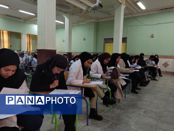 رقابت علمی و مهارتی سفیران سلامت در رباط کریم؛ گامی برای ارتقای آگاهی بهداشتی دانش‌آموزان