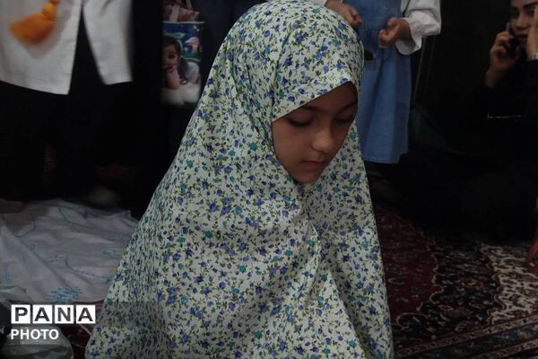 نمازجمعه؛ جلوه‌ای از وحدت و همبستگی دانش‌آموزان در هفته بسیج دانش‌آموزی