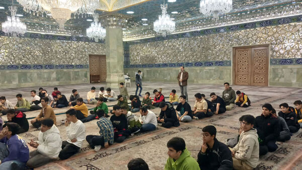 آیین جشن تکلیف دانش‌آموزان دبیرستان شهید غفاری قم