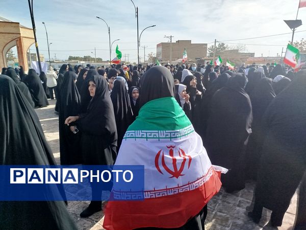 حضور پرشور مردم در راهپیمایی ۲۲ بهمن شهرستان کندر
